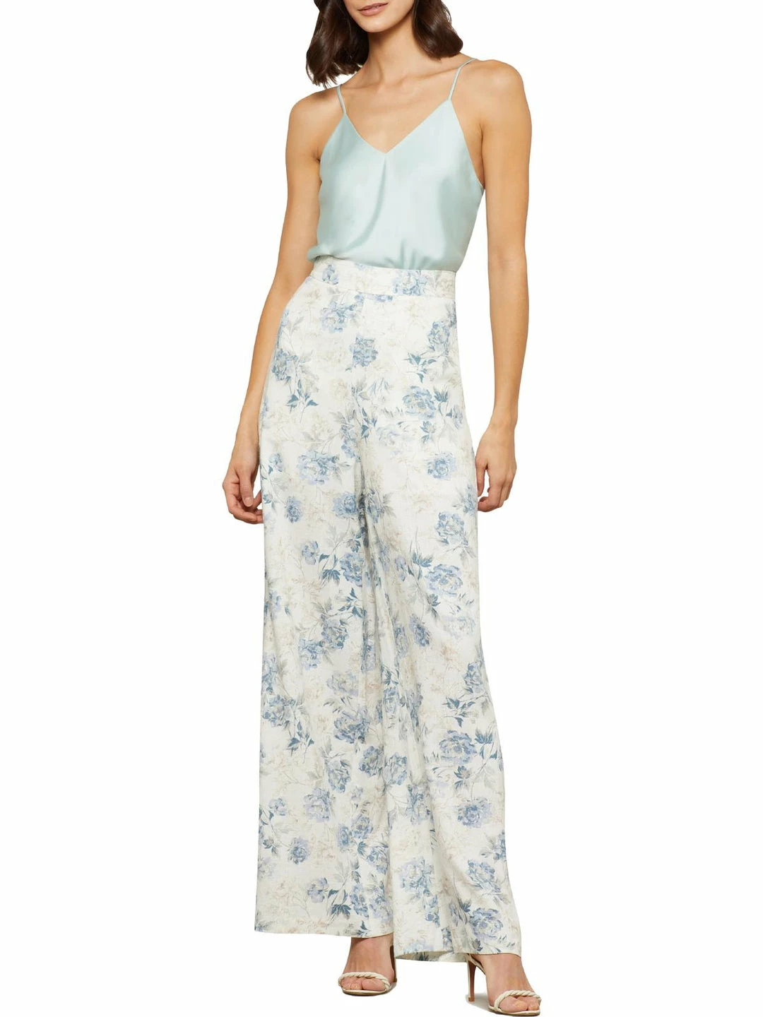 Budget 🎉 BCBGMAXAZRIA 👩 Womens Satin V-neck Camisole Top 🥰 3 Budget 🎉 BCBGMAXAZRIA 👩 Womens Satin V-neck Camisole Top 🥰